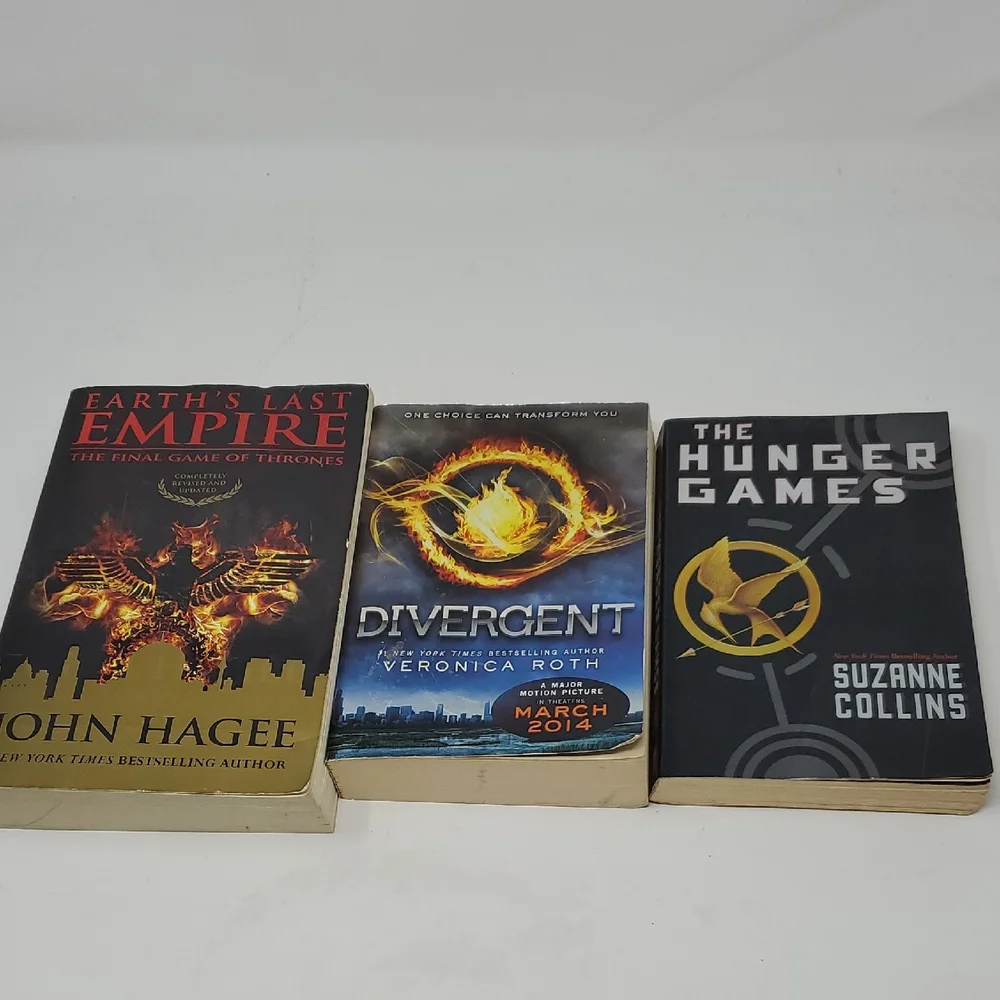 Divergent, Earth's Last Empire,The Hunger Games Book Bundle 📚